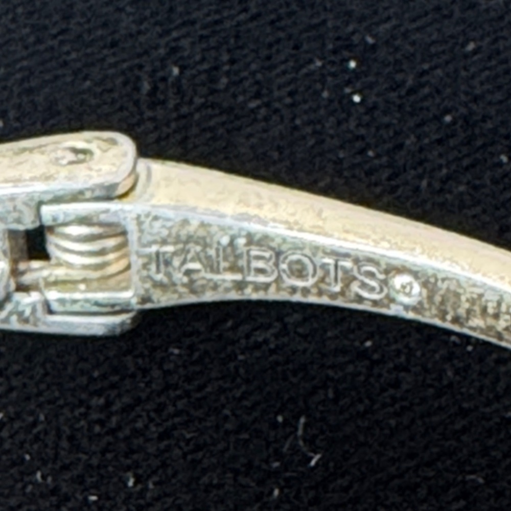TALBOTS 4 Piece Jewelry Bundle Holiday Penguin Brooch 2 Bracelets Silver Hoops‎ - Picture 9 of 16